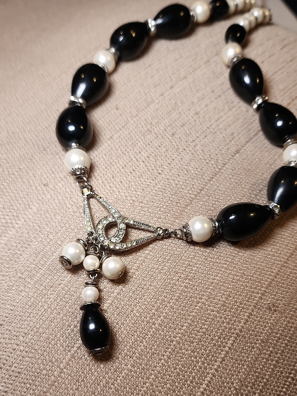 Vintage Faux Pearl and Black Beaded Necklace,  Pre-loved in Good Condition
